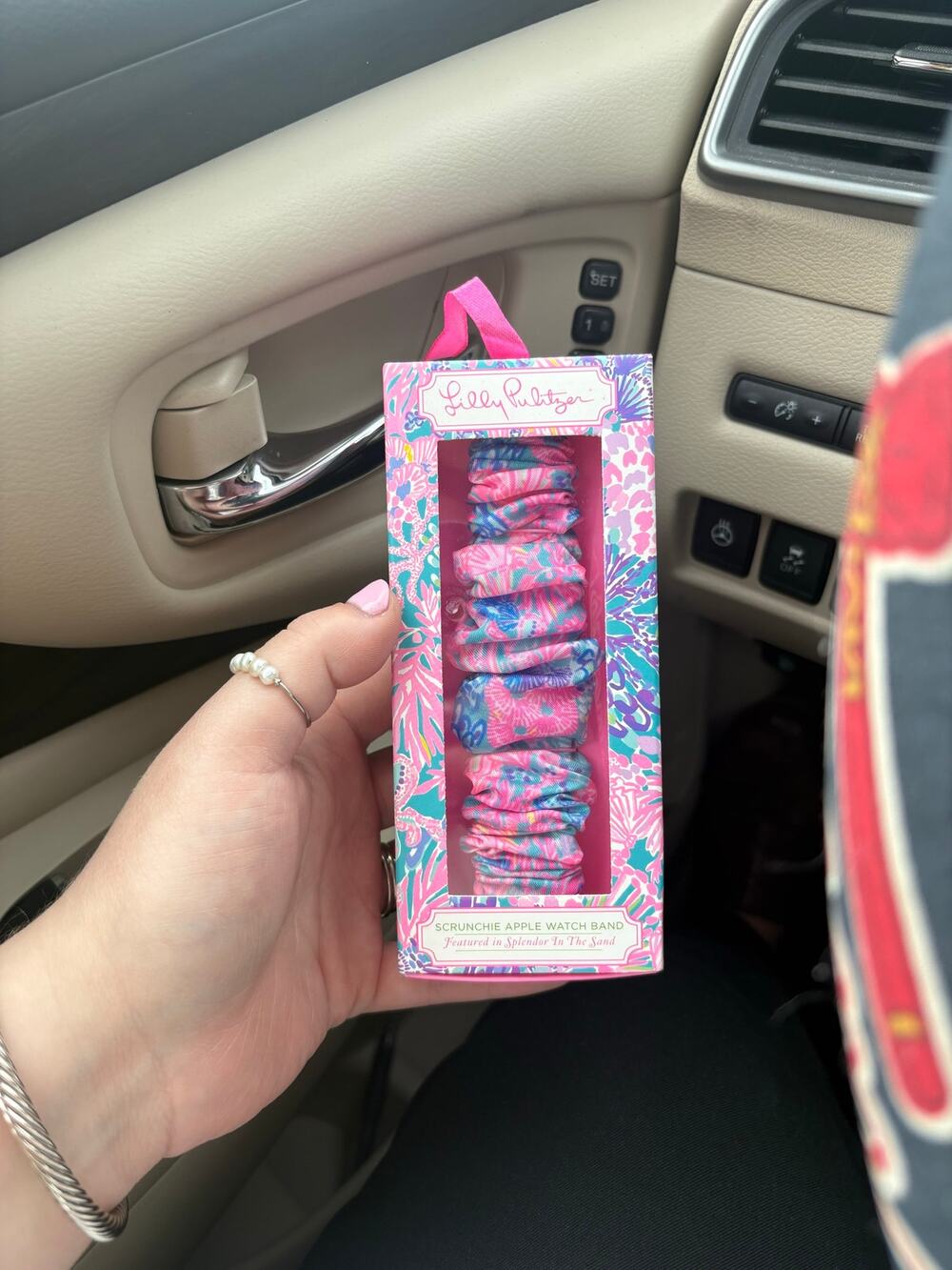 NWT Lilly Pulitzer Scrunchie Apple Watch Band "Splendor In The Sand”